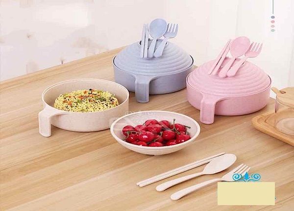 CA MÌ LÚA MẠCH CÓ NẮP KÈM ĐŨA MUỖNG NĨA